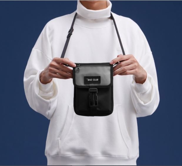 Crossbody Bag in Black (Pre-Order)