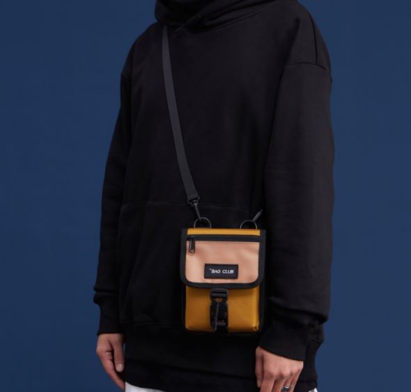 Crossbody Bag in Brown (Pre-Order)