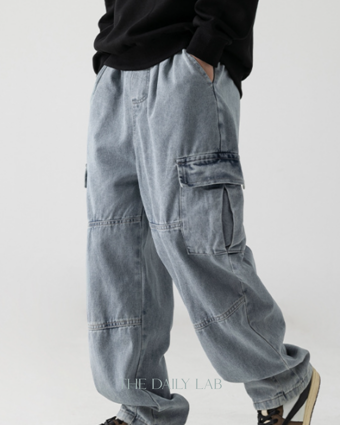 Cargo Pocket Straight-Leg Jeans in Blue