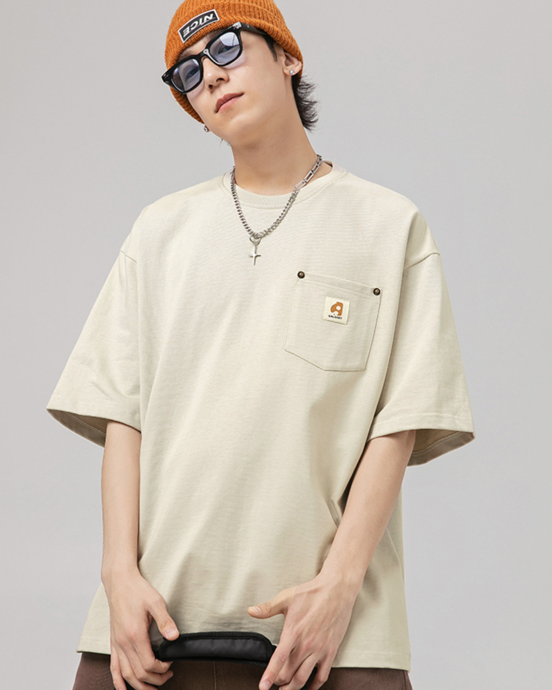 Pocketed Oversized Vintage Tee in Beige (Size L)