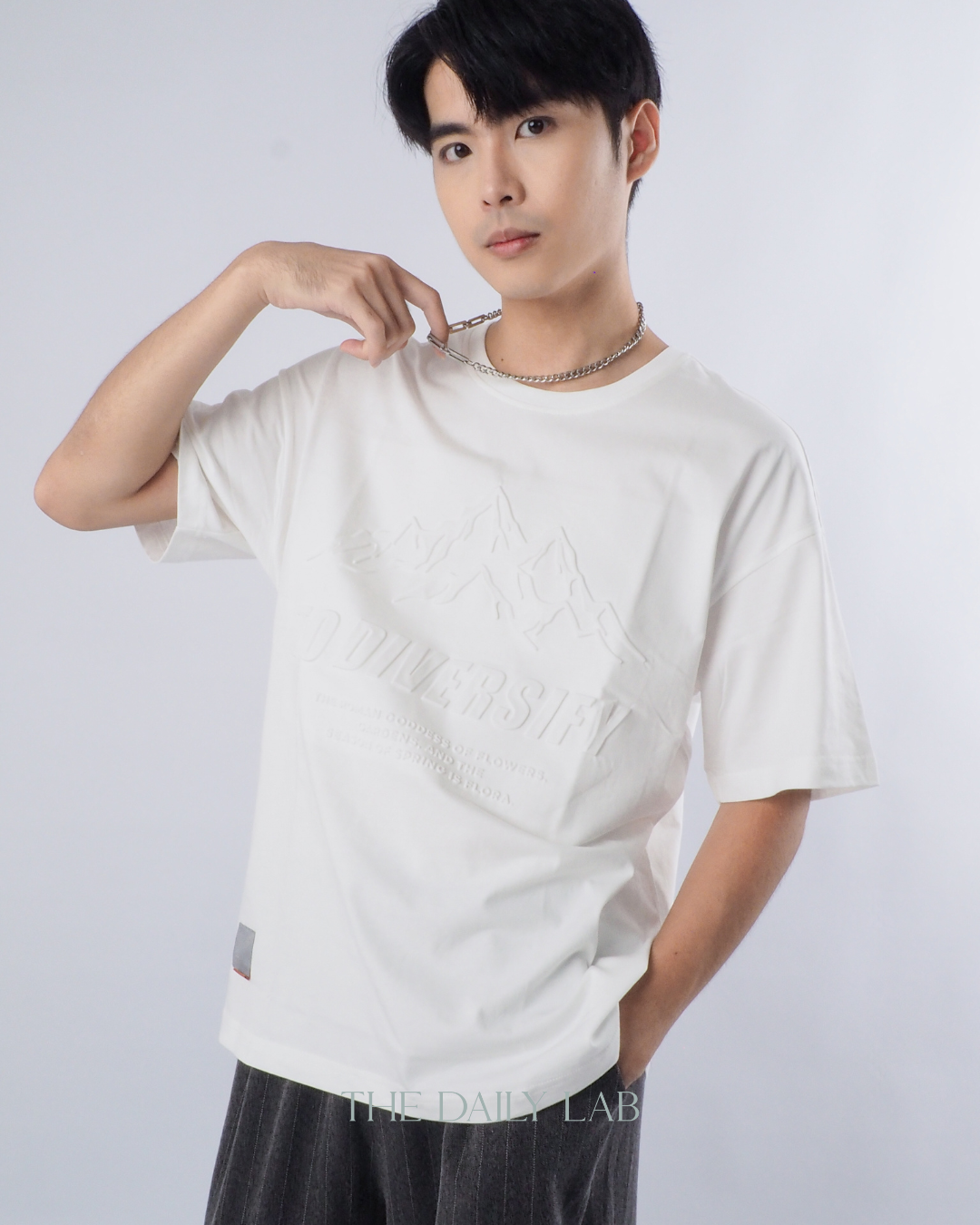 Heavyweight American Graphic T-Shirt in White – The Daily Lab