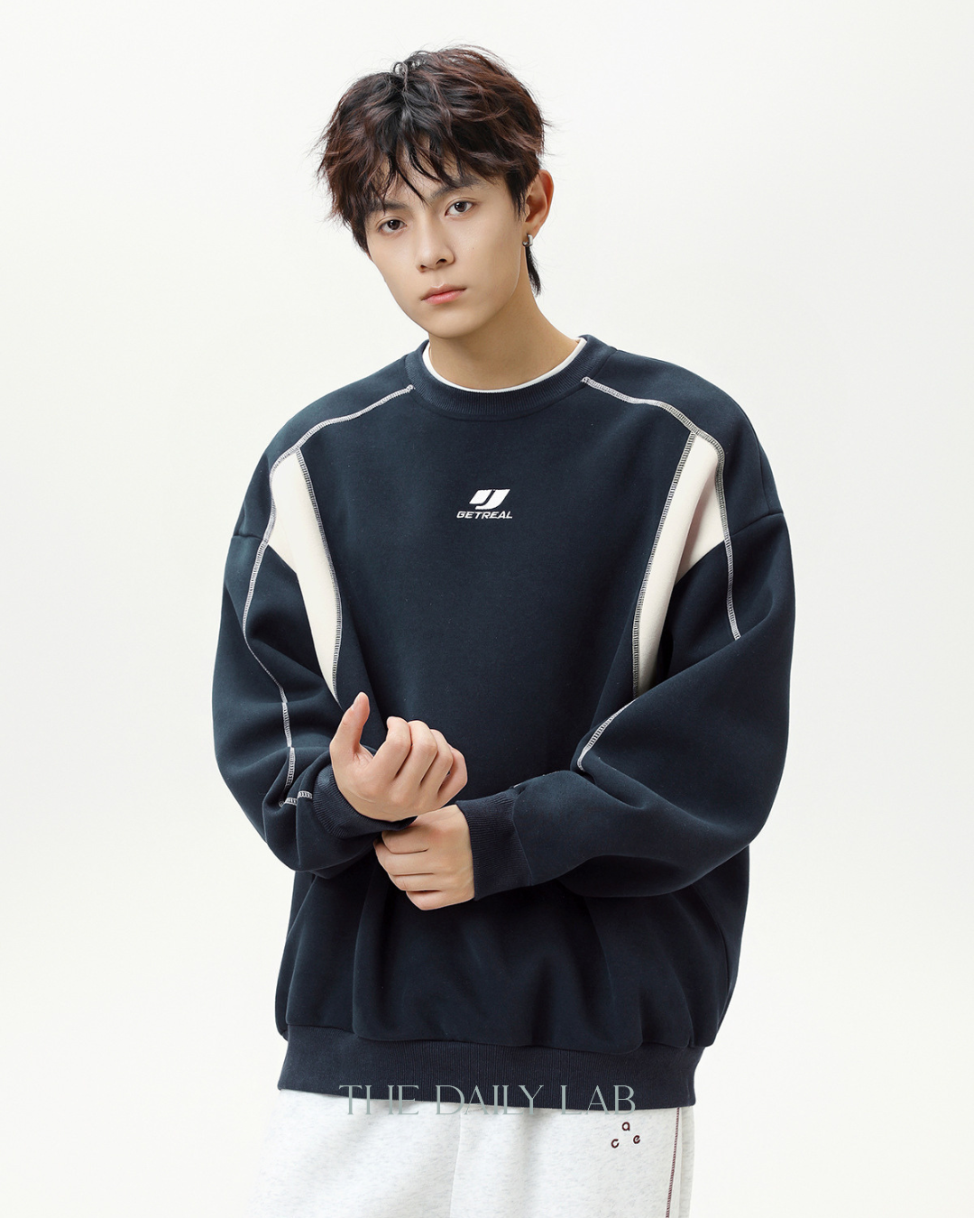 Vintage Color-blocked Crew Neck Sweatshirt In Navy Blue – The Daily Lab