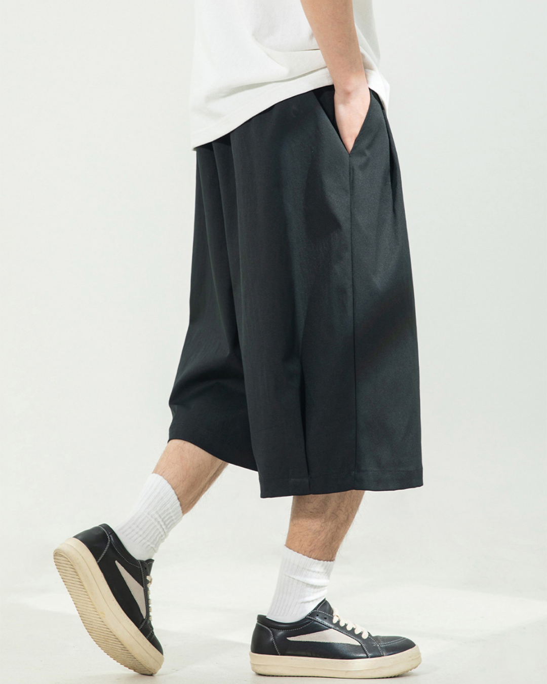 Balance Pleat Shorts in Black
