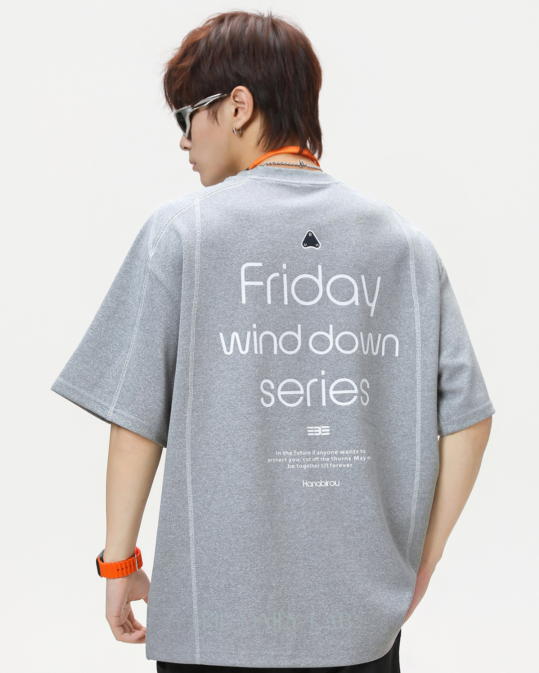 Sporty Colorblock Graphic Tee in Grey
