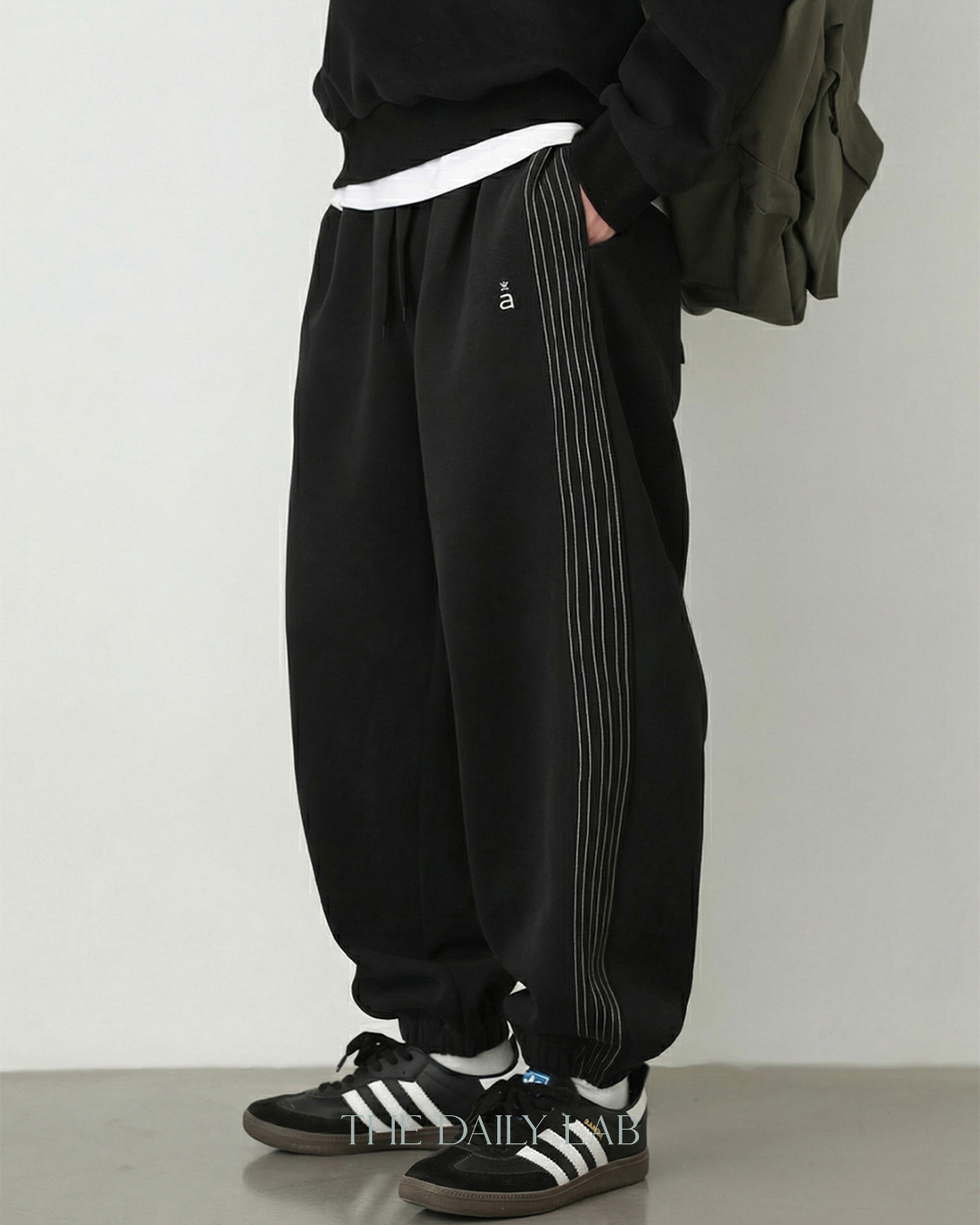 Track Outline Pants in Black