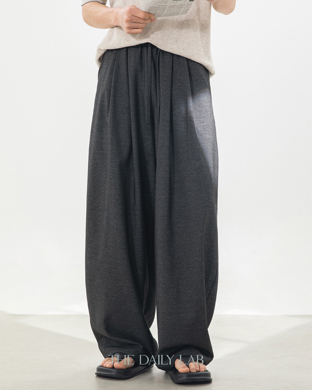 Refined Pleat Trousers in Black