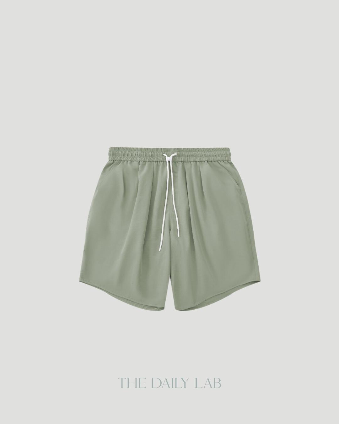 Loose Fit Double Pleated Shorts in Green