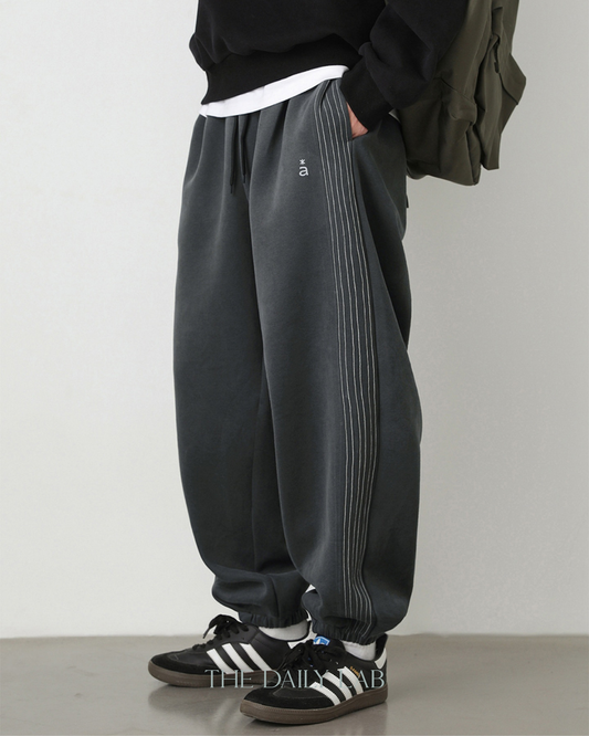 Track Outline Pants in Dark Grey