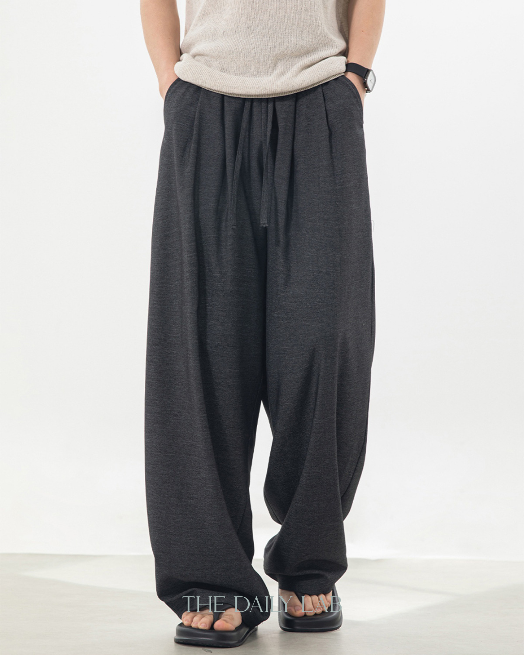 Refined Pleat Trousers in Black