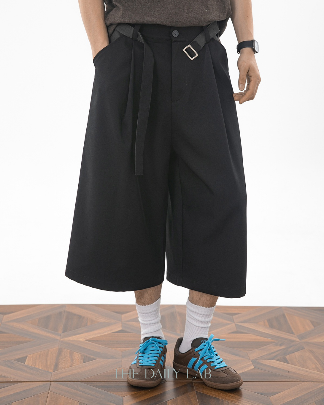 Vintage Wide-Leg Cropped Pants in Black