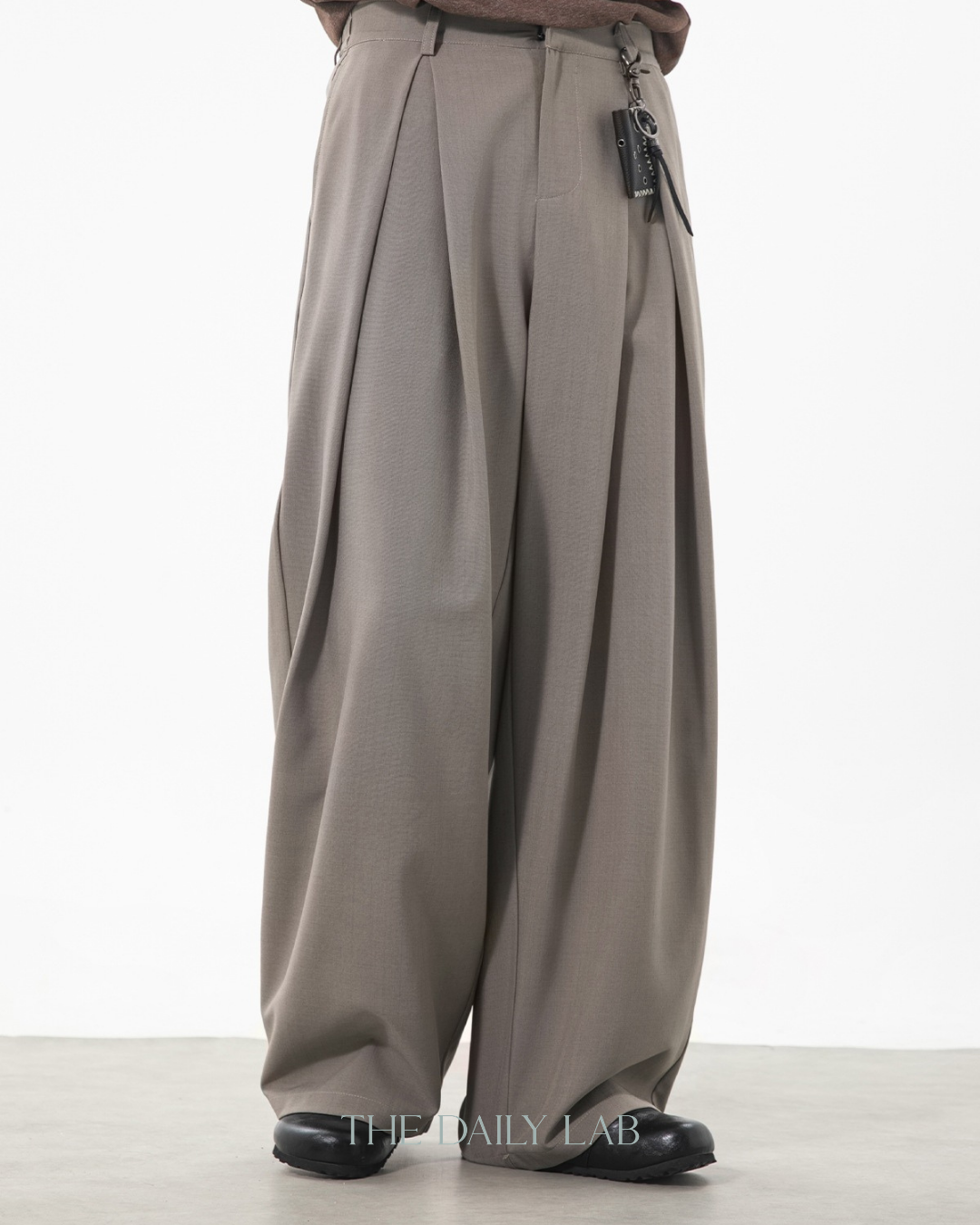 Jaquard Flowy Loose Pants in Brown