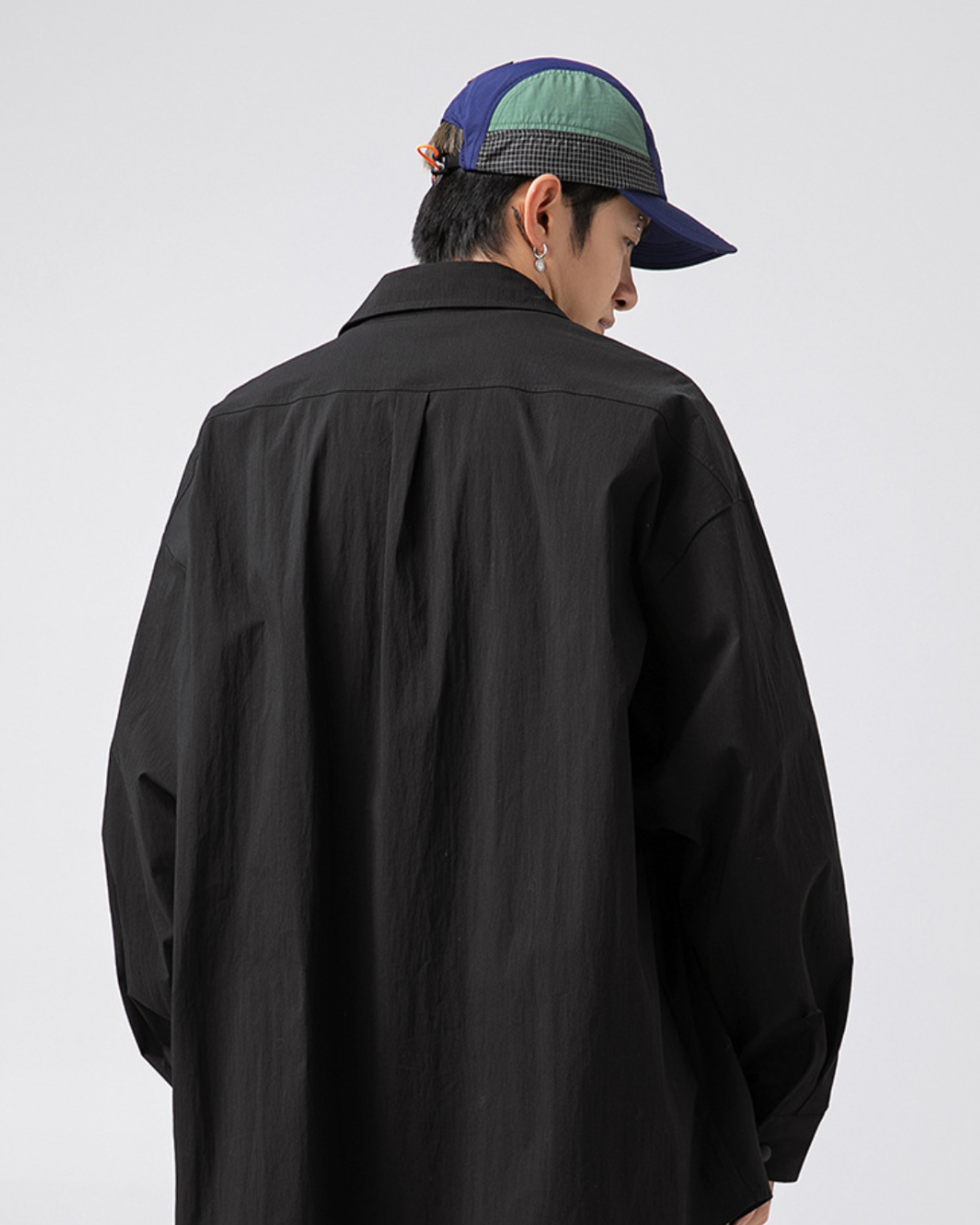 Latesnacked Overshirt in Black – The Daily Lab