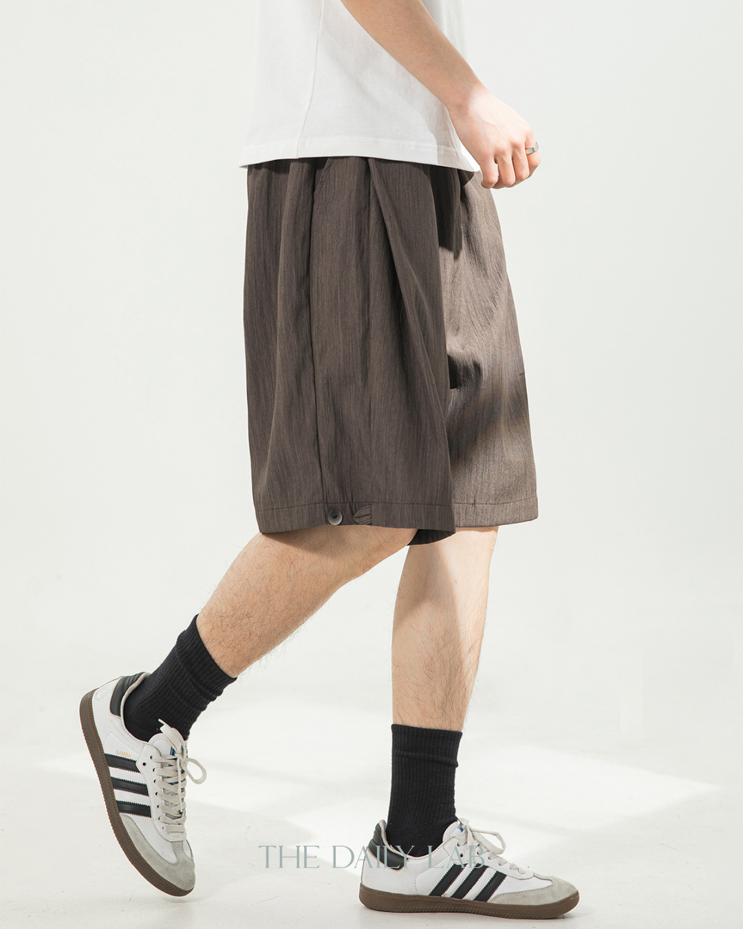 Studio Pleat Shorts in Brown