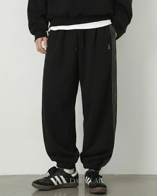 Track Outline Pants in Black