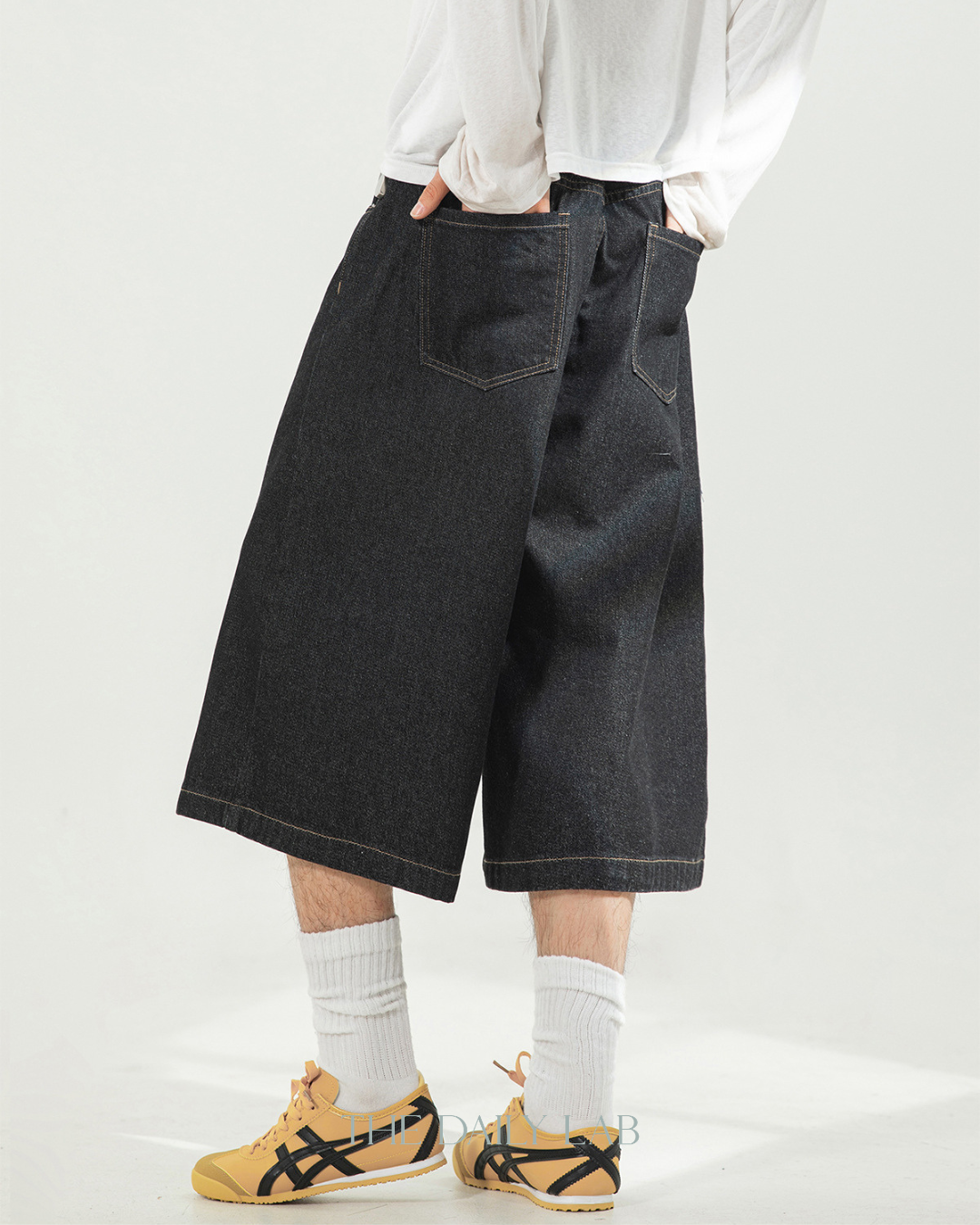 City Street Cropped Denim in Black