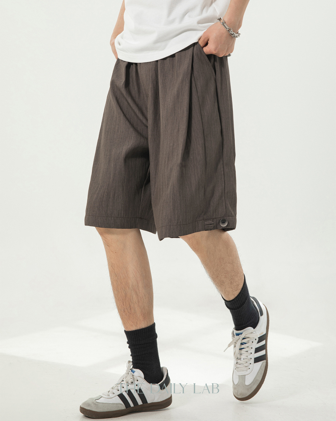Studio Pleat Shorts in Brown