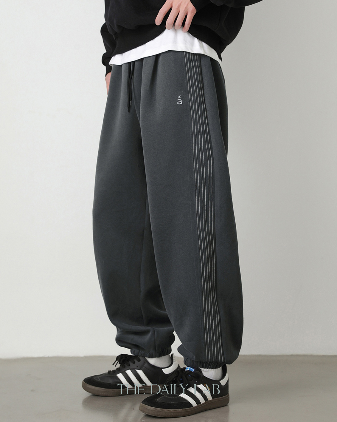 Track Outline Pants in Dark Grey