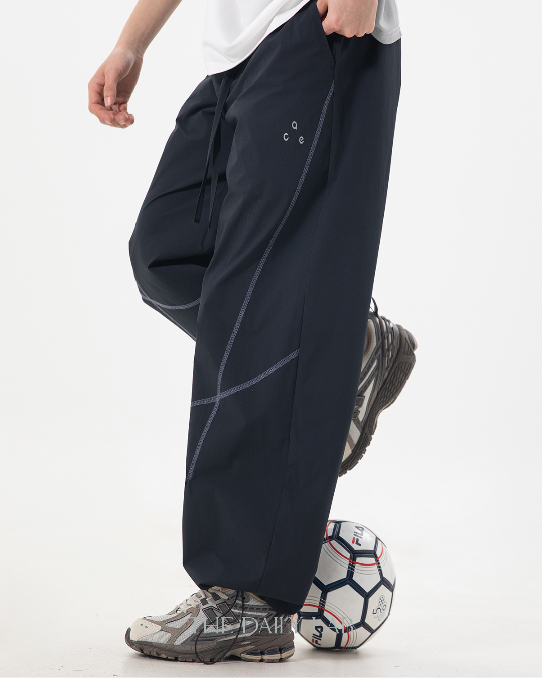 Cargo Outline Trousers in Black