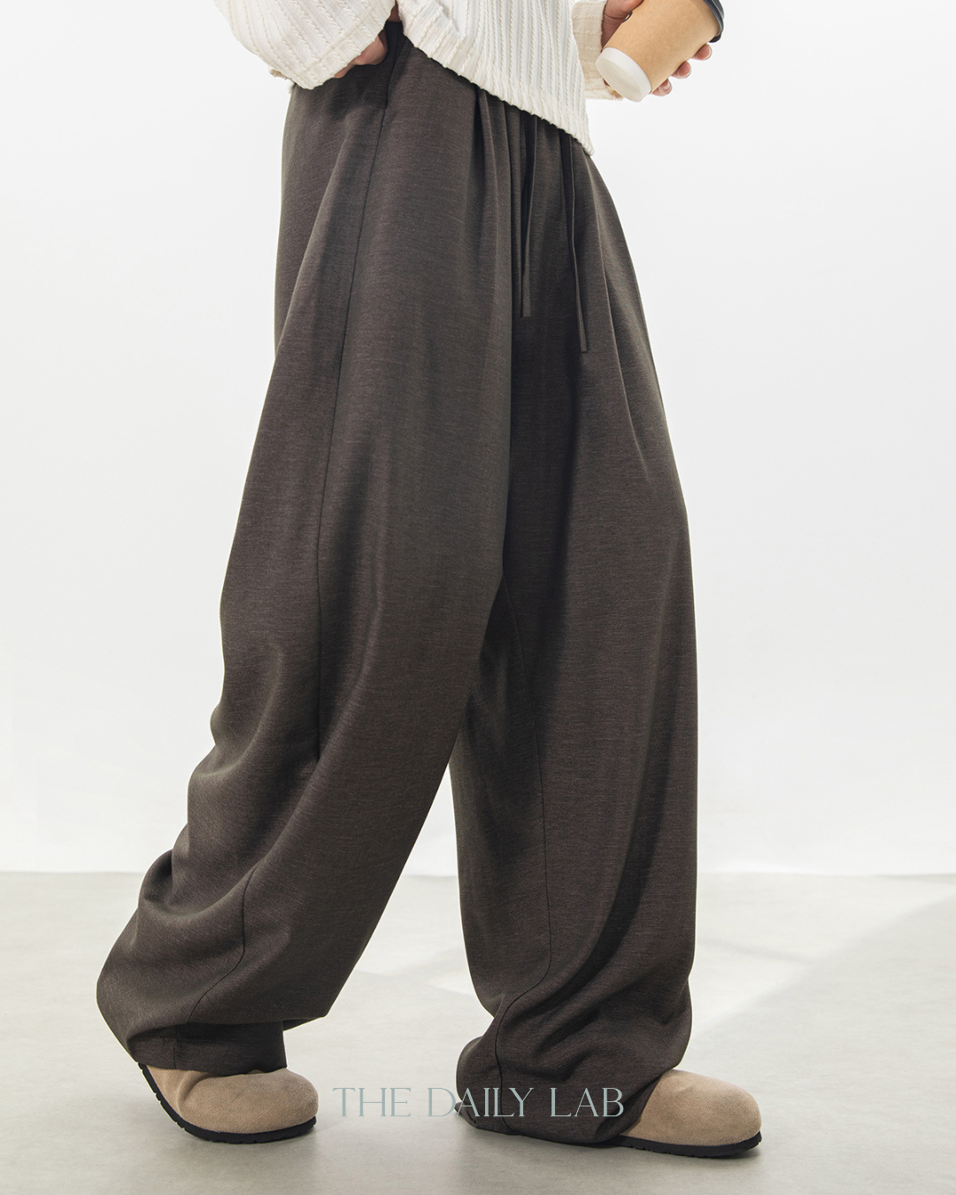Refined Pleat Trousers in Brown