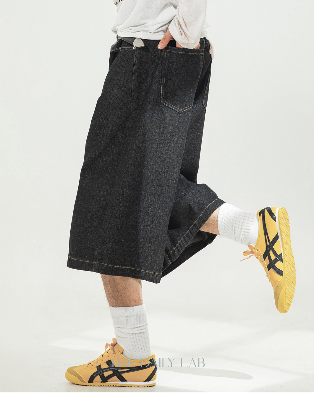 City Street Cropped Denim in Black