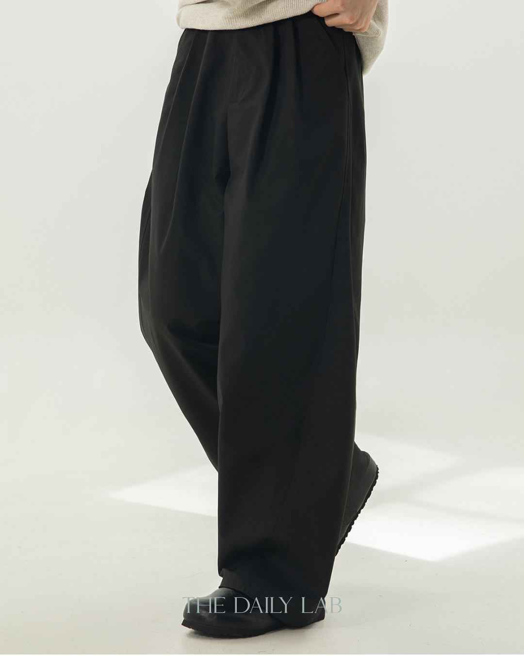 Division Pleat Long Pants in Black
