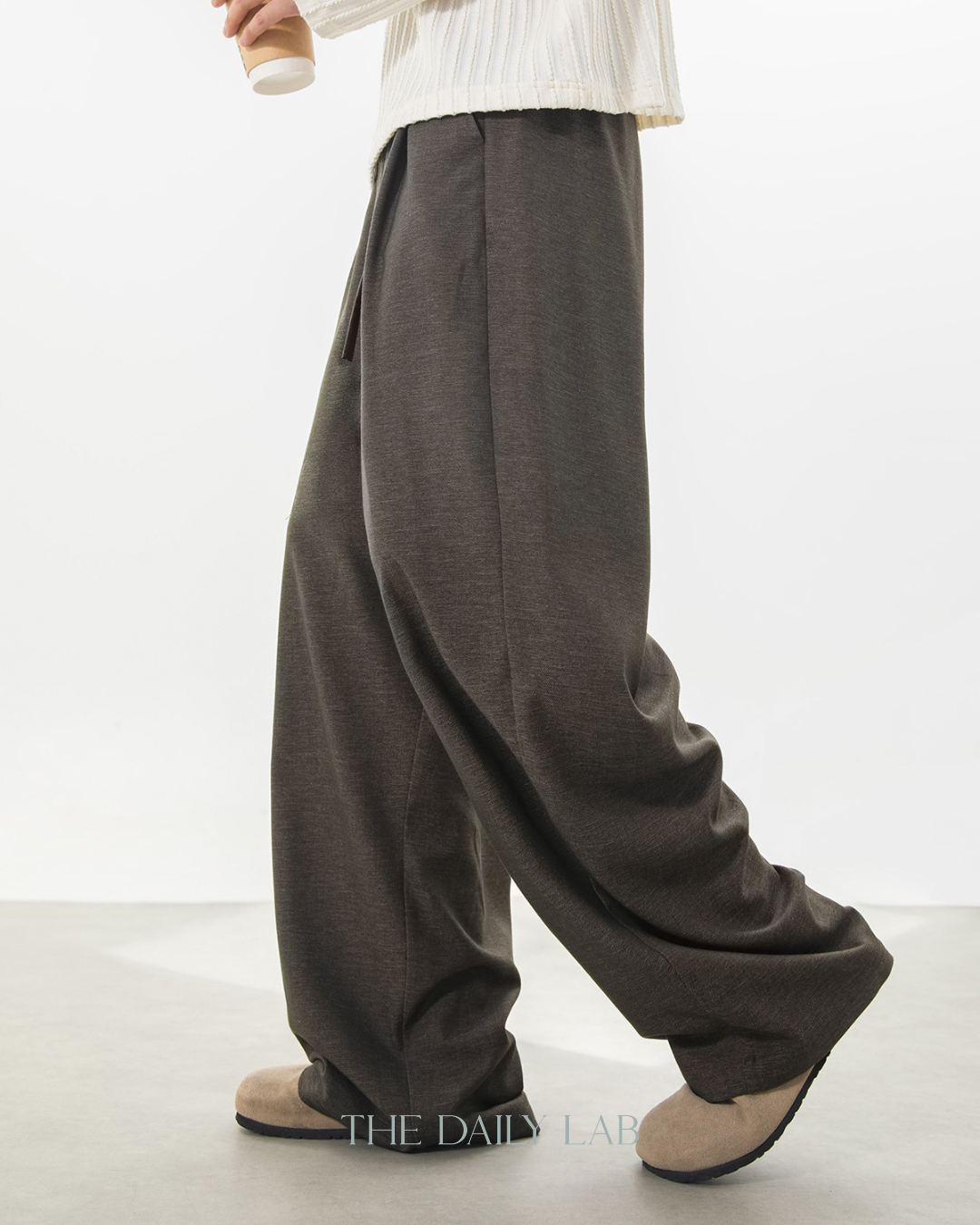 Refined Pleat Trousers in Brown