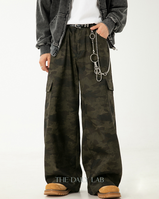 American Vintage Camo Cargo Pants In black and green camouflage
