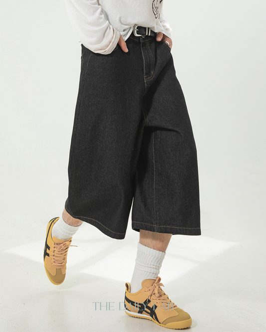 City Street Cropped Denim in Black