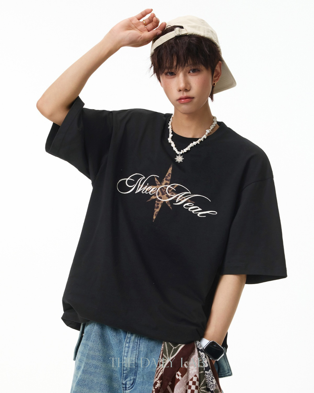Vintage Star Graphic Tee in Black