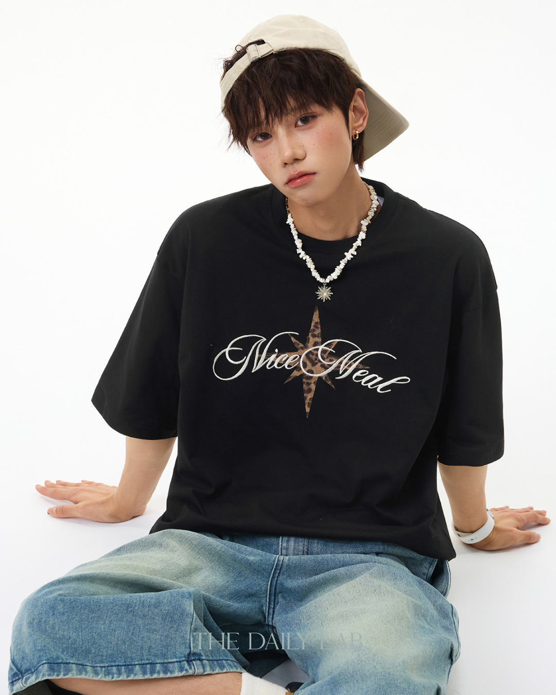 Vintage Star Graphic Tee in Black