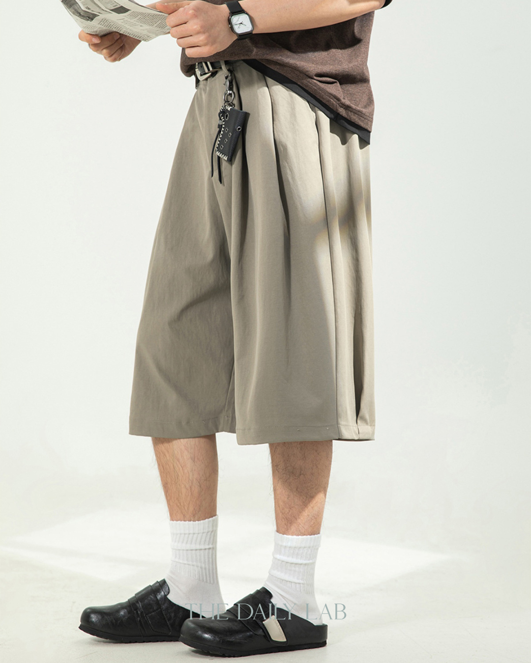 Balance Pleat Shorts in Khaki