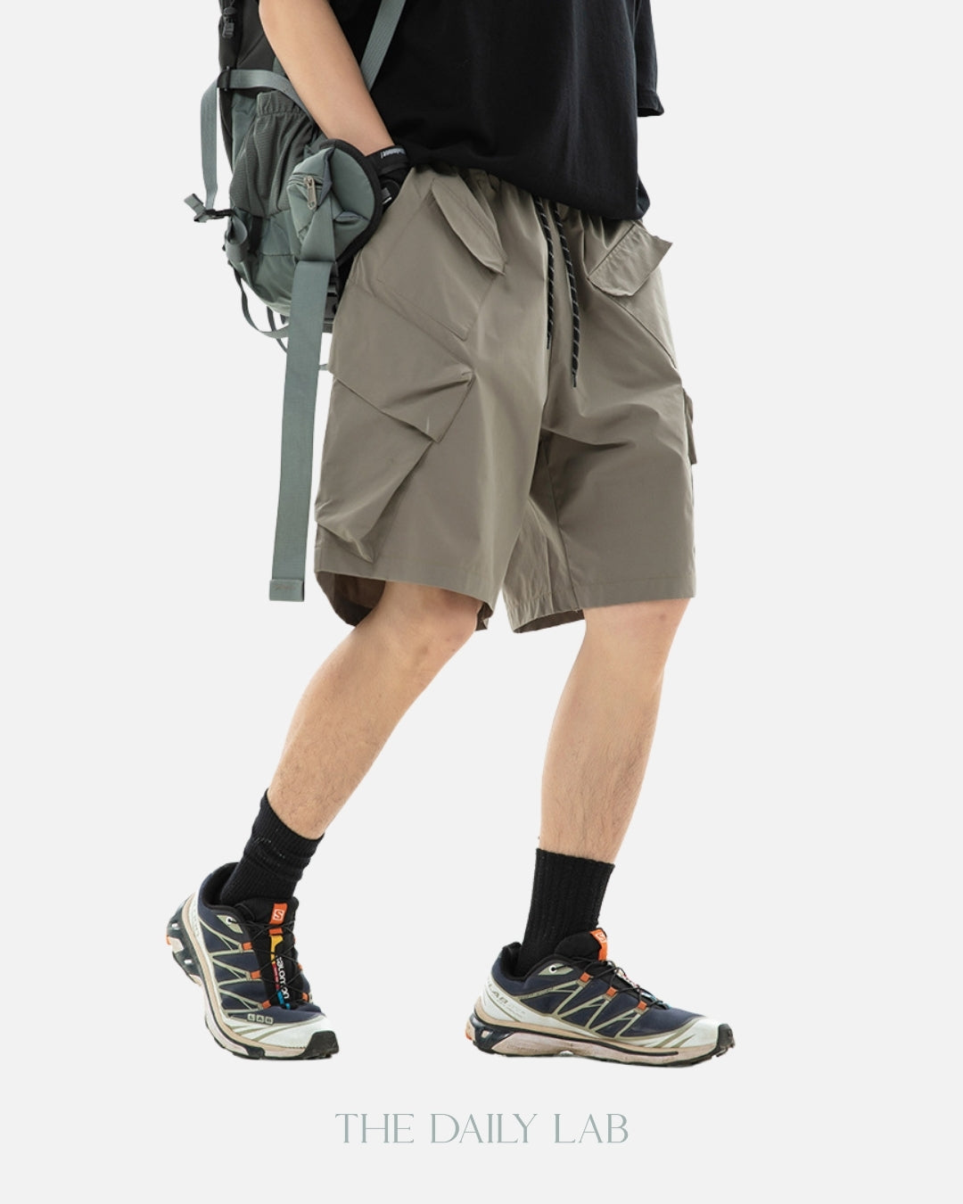 Explorer Cargo Shorts in Khaki