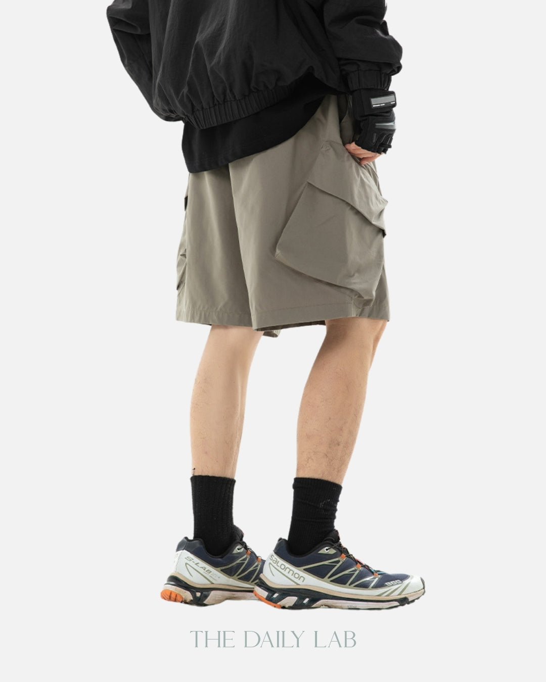 Explorer Cargo Shorts in Khaki