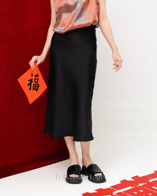 Elastic Waist Midi Skirt in Black