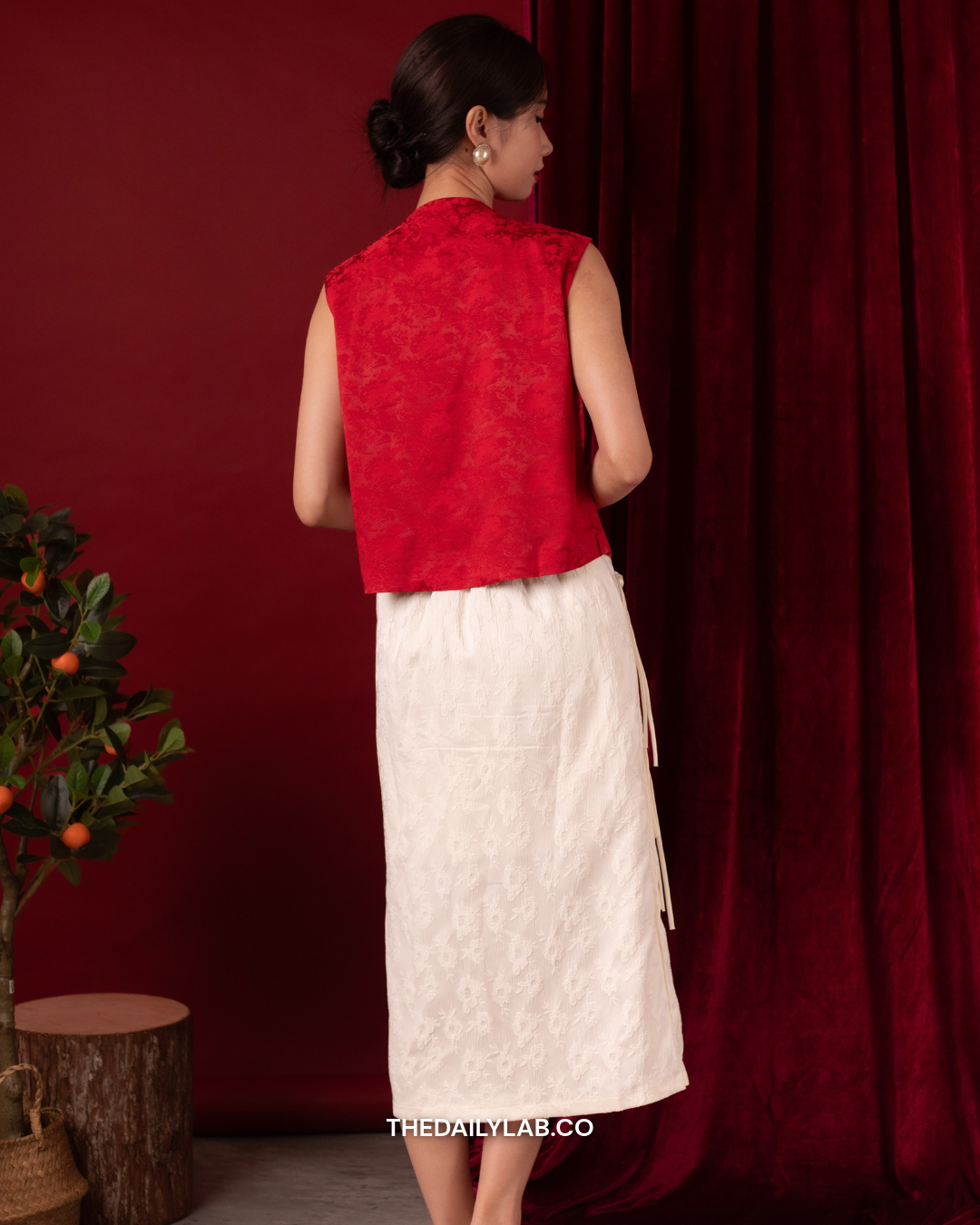 Heritage Knot Tang Vest in Red