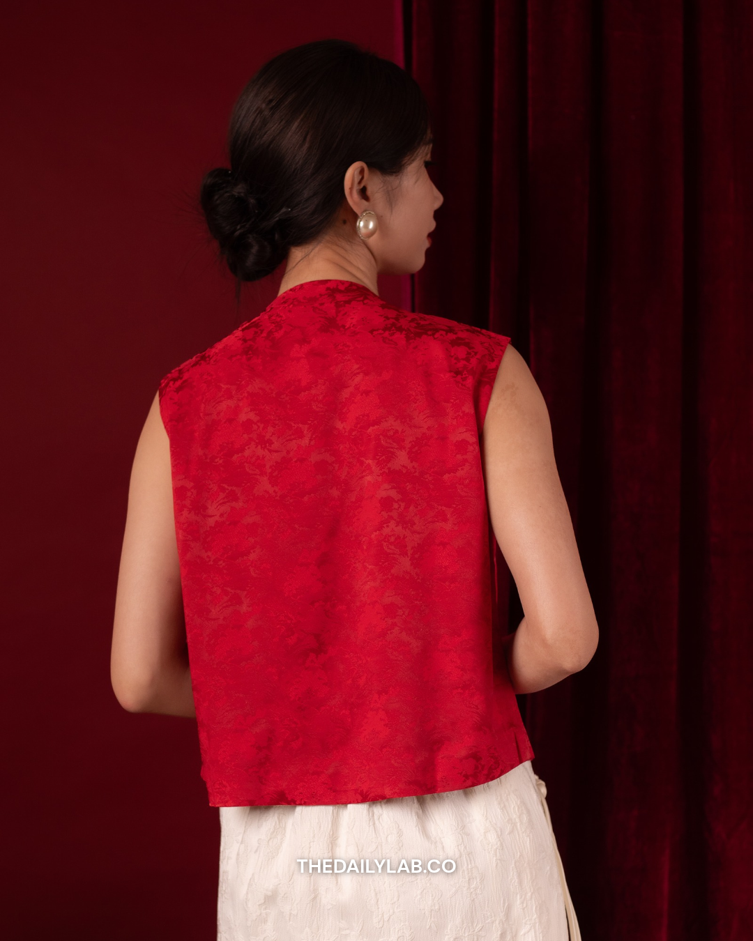 Heritage Knot Tang Vest in Red