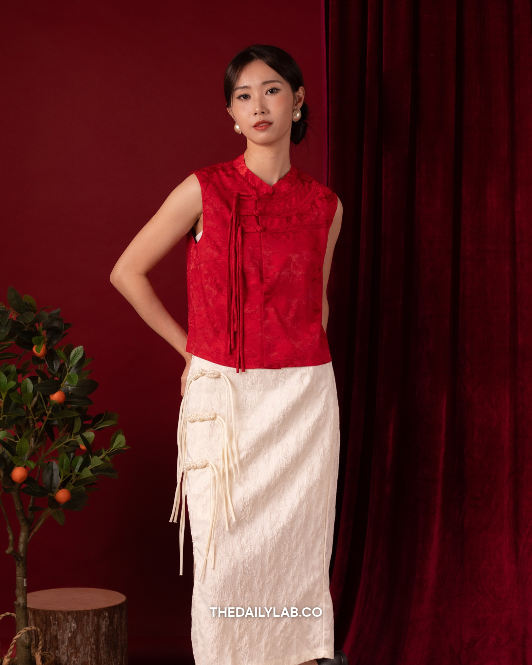Heritage Knot Tang Vest in Red