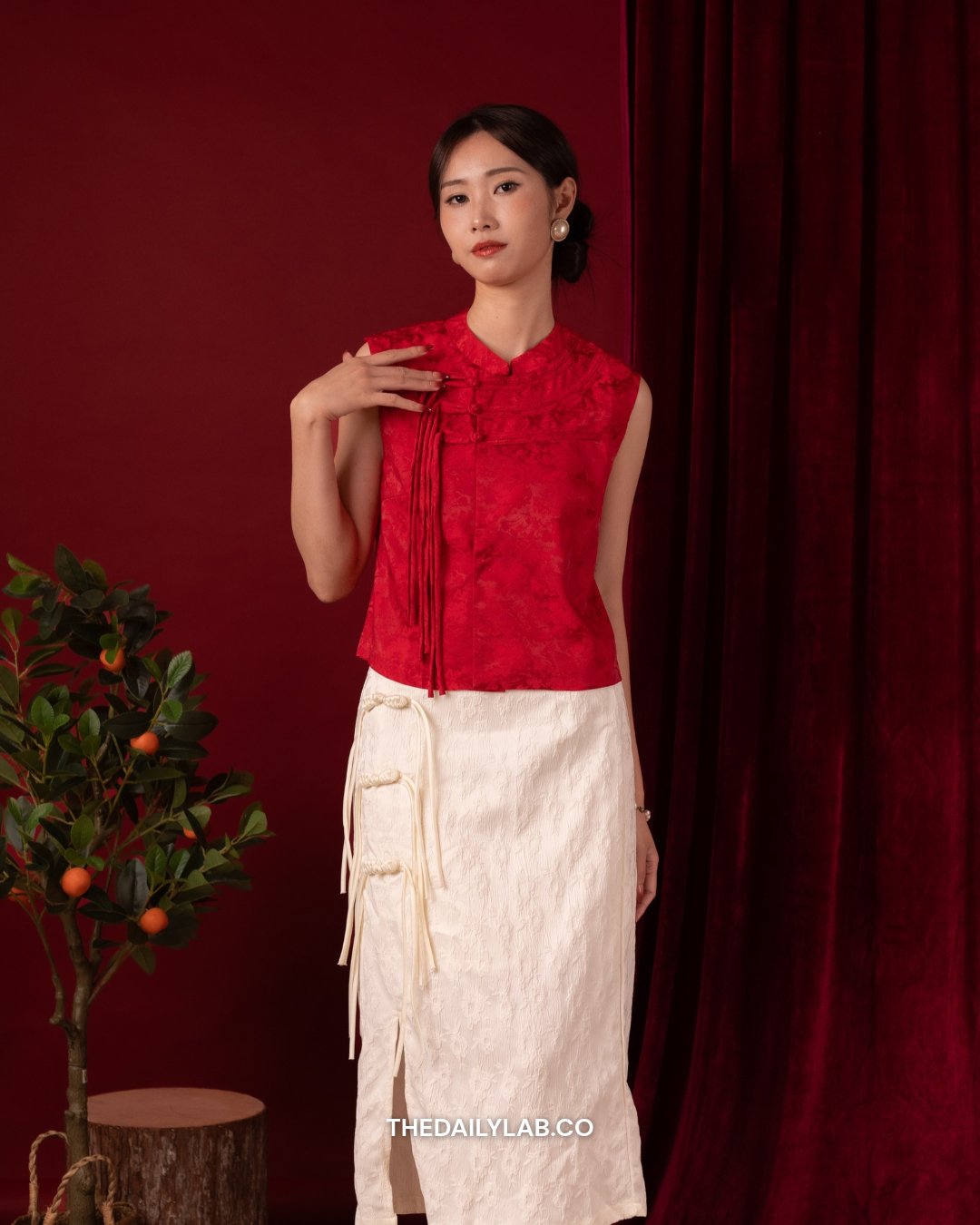 Heritage Knot Tang Vest in Red