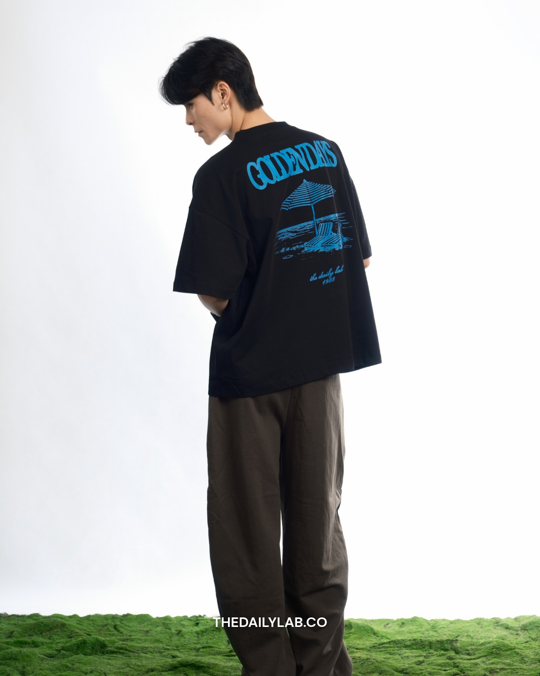 Golden Days Graphic Boxy Tee in Black (In-Stock)