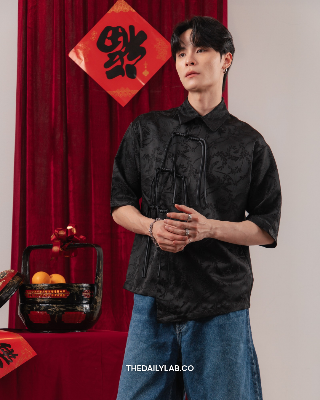 Floral Knot Tang Shirt in Black