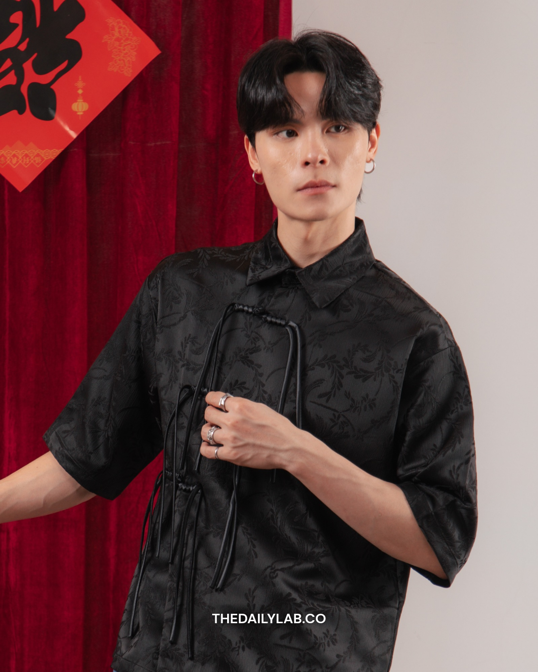 Floral Knot Tang Shirt in Black