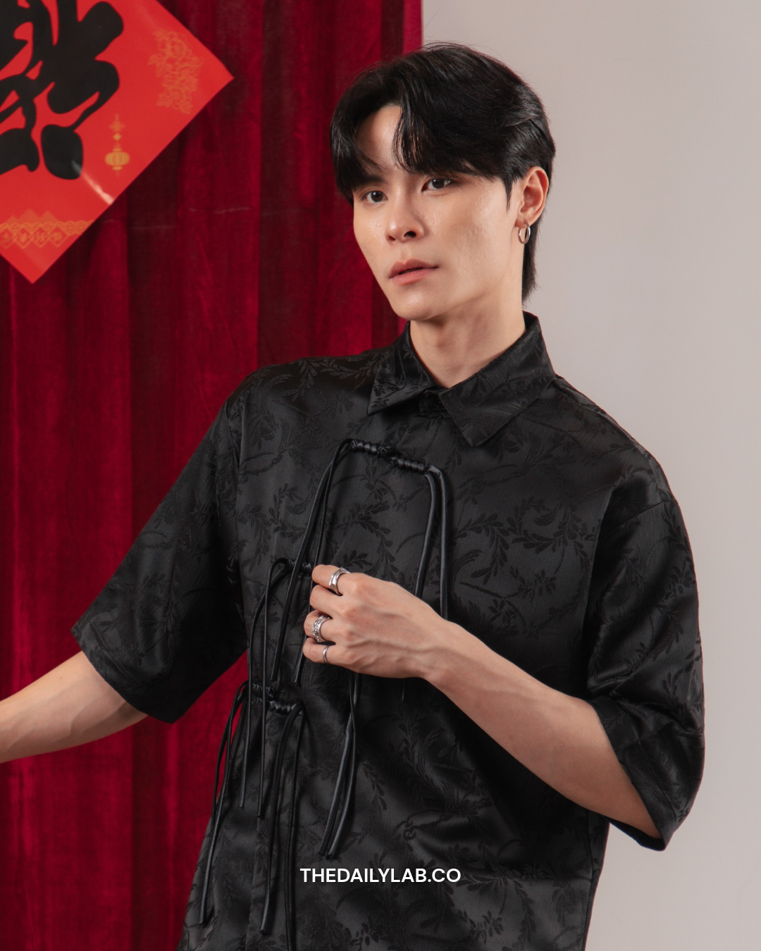 Floral Knot Tang Shirt in Black