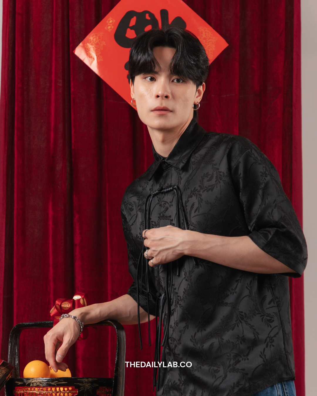Floral Knot Tang Shirt in Black