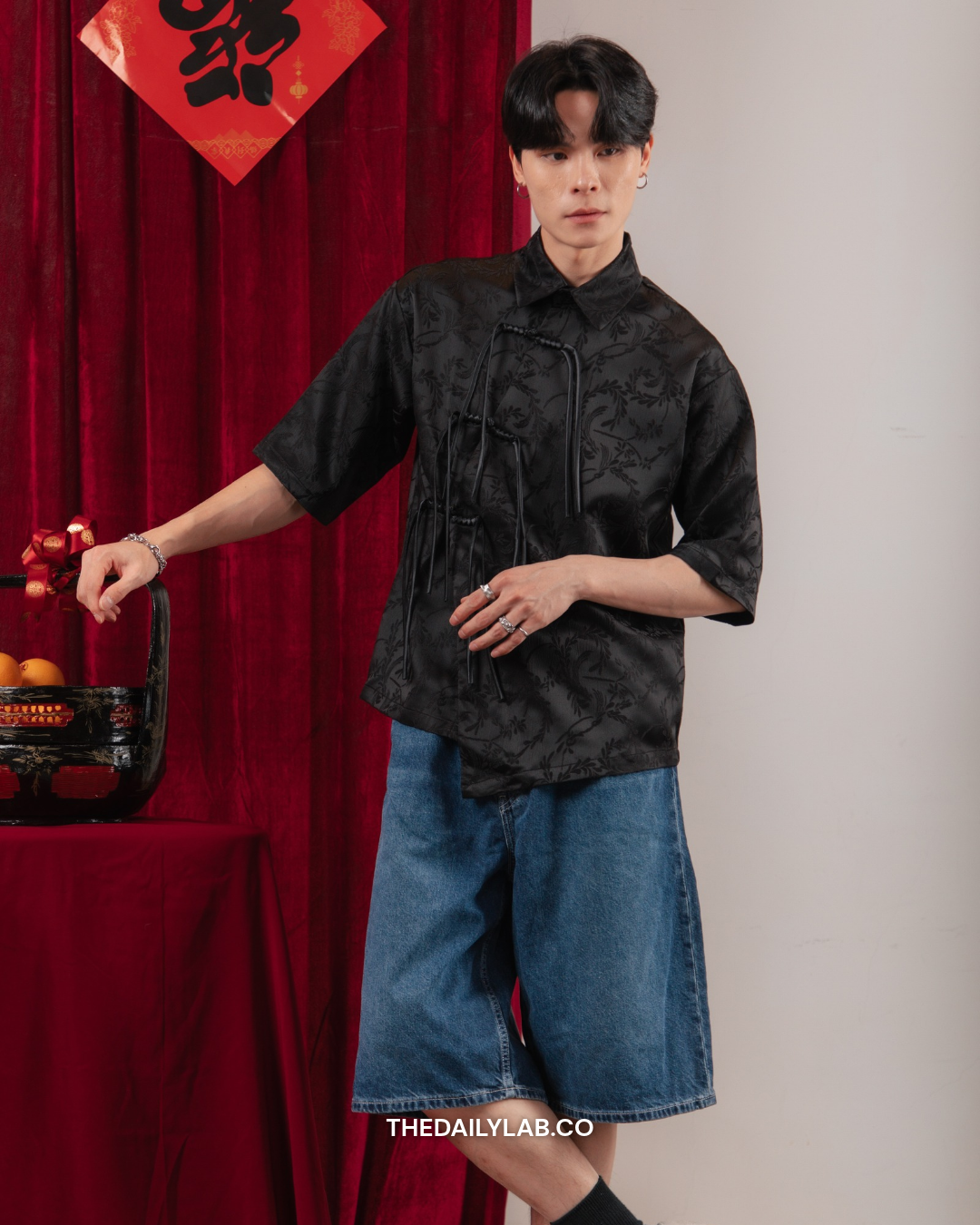 Floral Knot Tang Shirt in Black