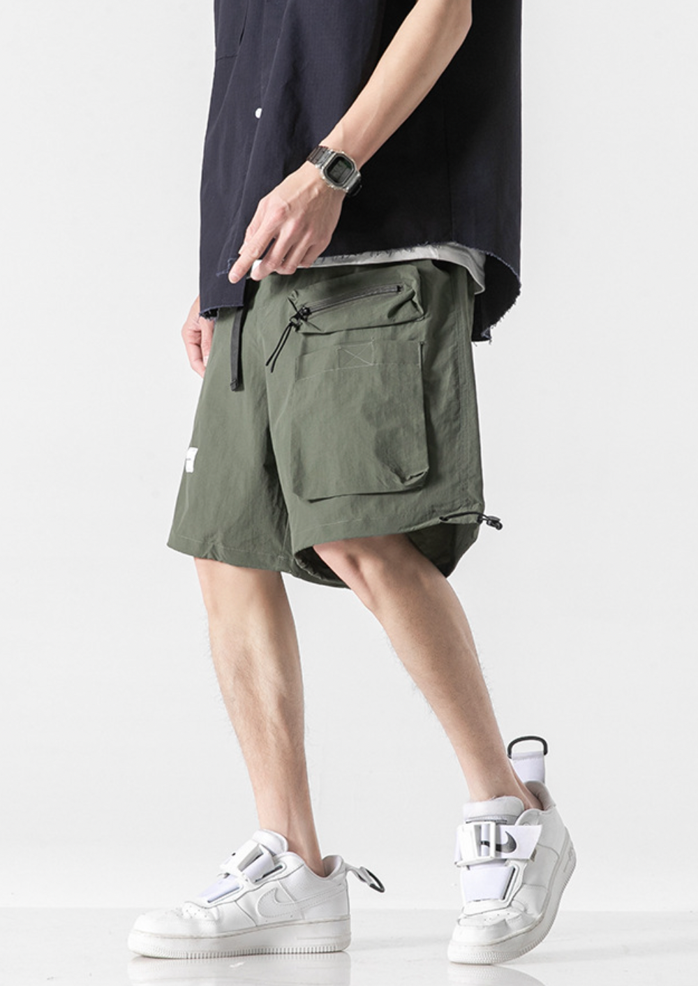 Pocketed Cargo Shorts in Green